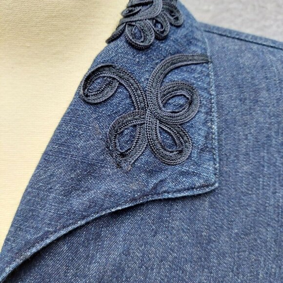 Christopher & Banks Women’s Embroidered Button Long Sleeve Denim Top size S - Picture 3 of 11